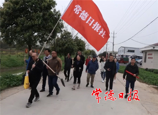 点村义务植树1.jpg