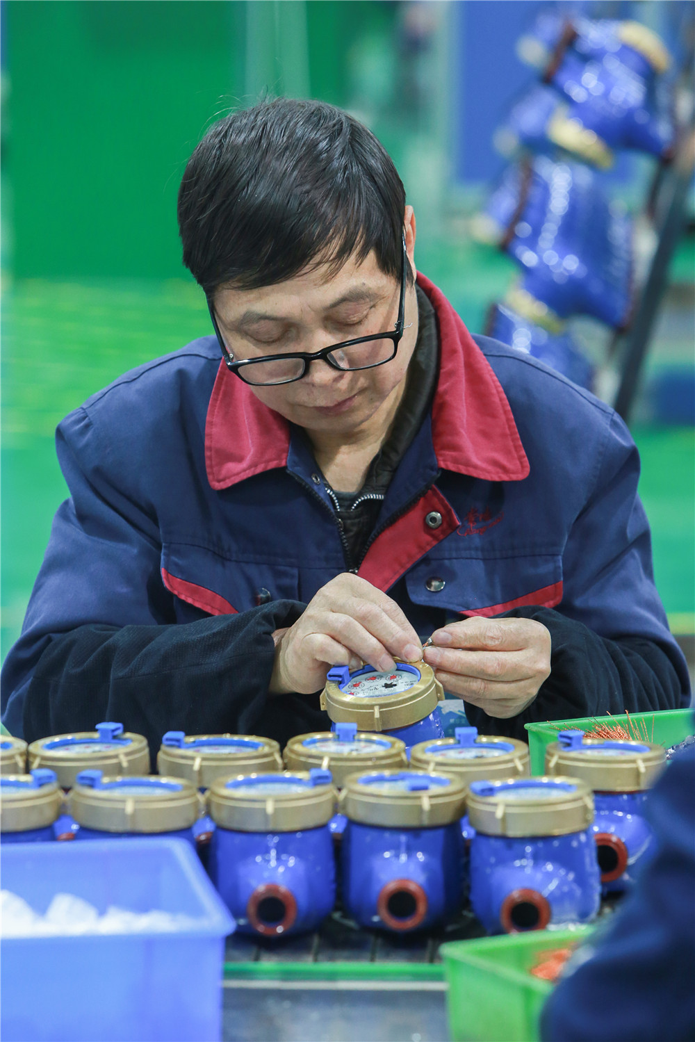 专注  李龙 摄.jpg