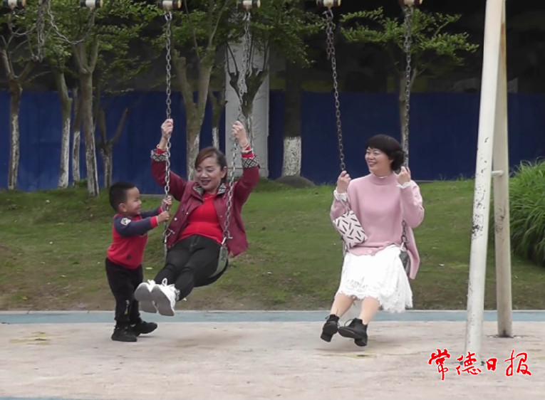 sj同欢乐！-沅江风光带-采风-王文友抓拍-2021.4.20..jpg