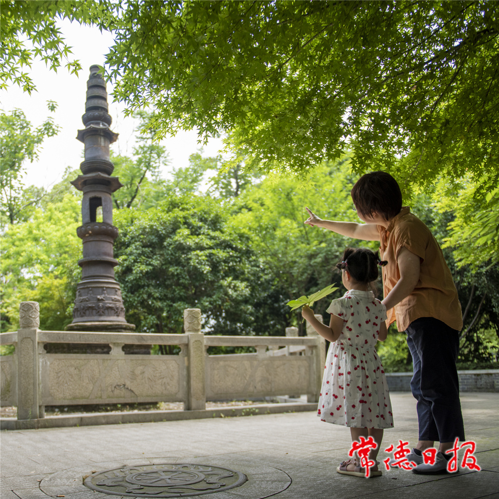 9周爱田-我听外婆讲故事-1_副本.jpg