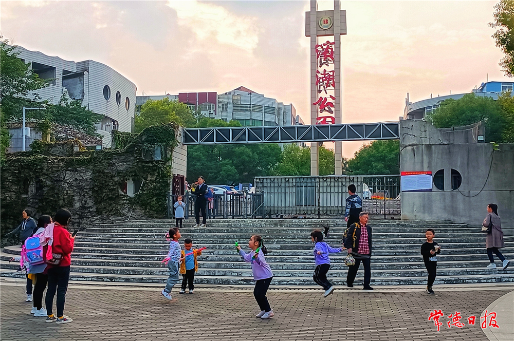 sj杨友如-放学后-1.jpg