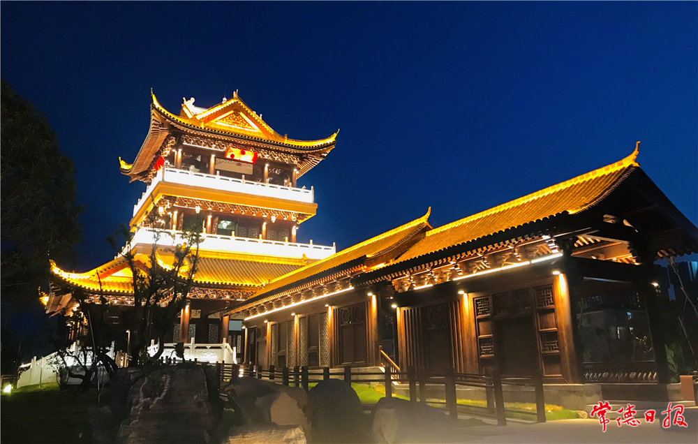 sj胡晓新-夜色古阁-1.jpg