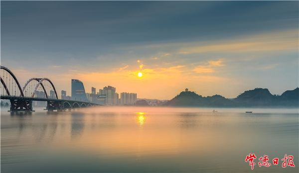 顾湘田-晨韵-1.jpg